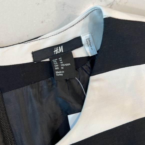 H&M large strip knee length dress - Picture 3 of 5